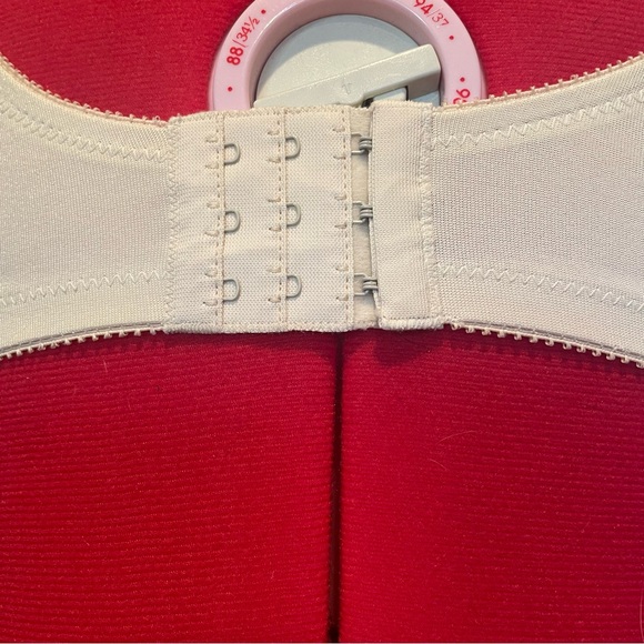 2FOR$30 Vintage Lilyette Nude Satin Bra With Underwire & Lace Size 34D - Picture 12 of 14